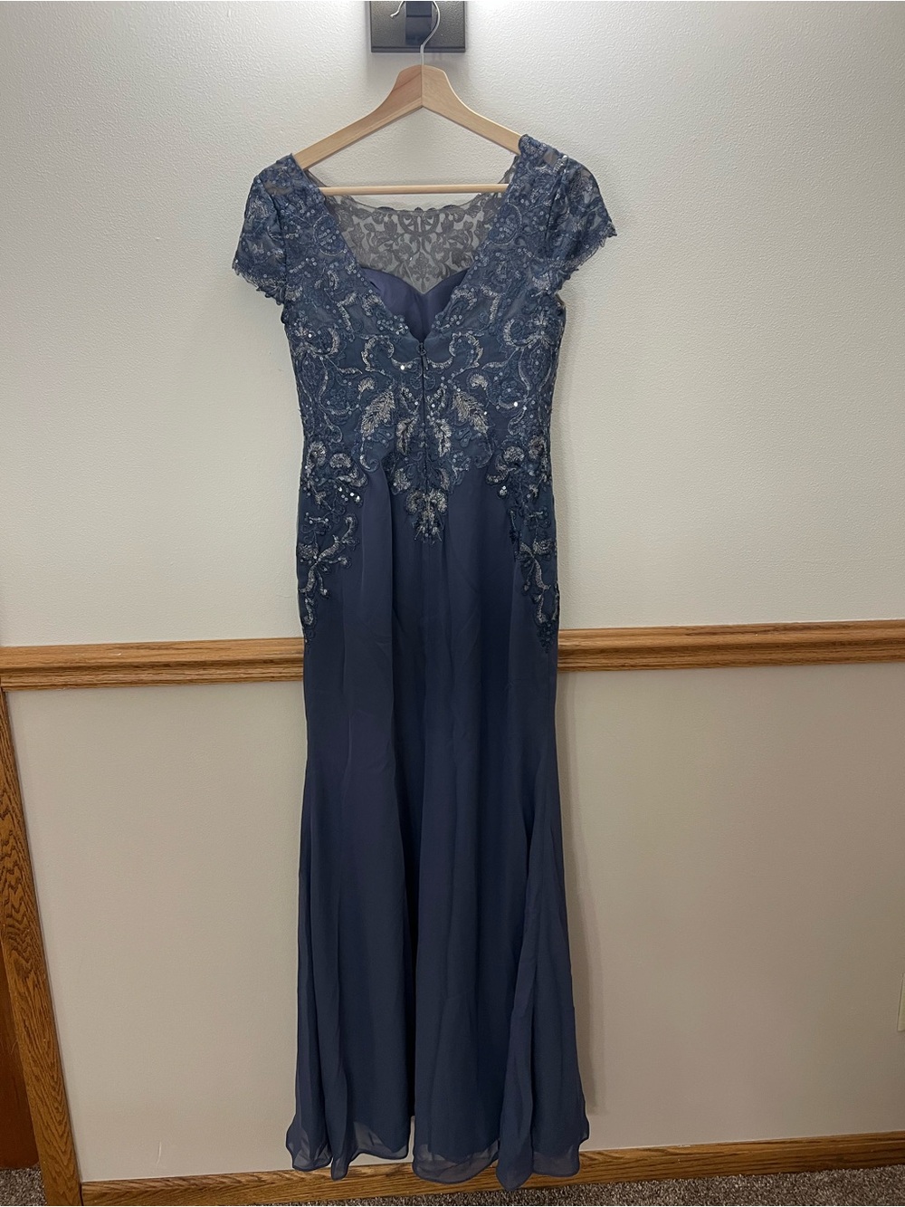 NWT JJ’s House Stormy Mother of the Bride Groom Wedding Maxi Dress size 4 - Picture 3 of 5